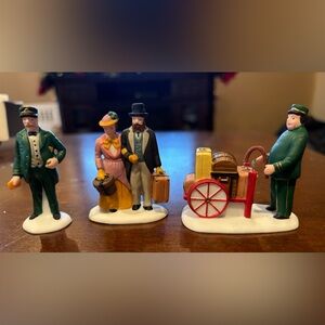 Department 56
“HOliday Travelers”
#55719